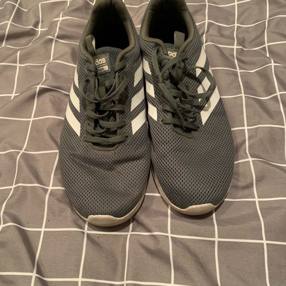 Men’s Adidas cloudfoam shoes